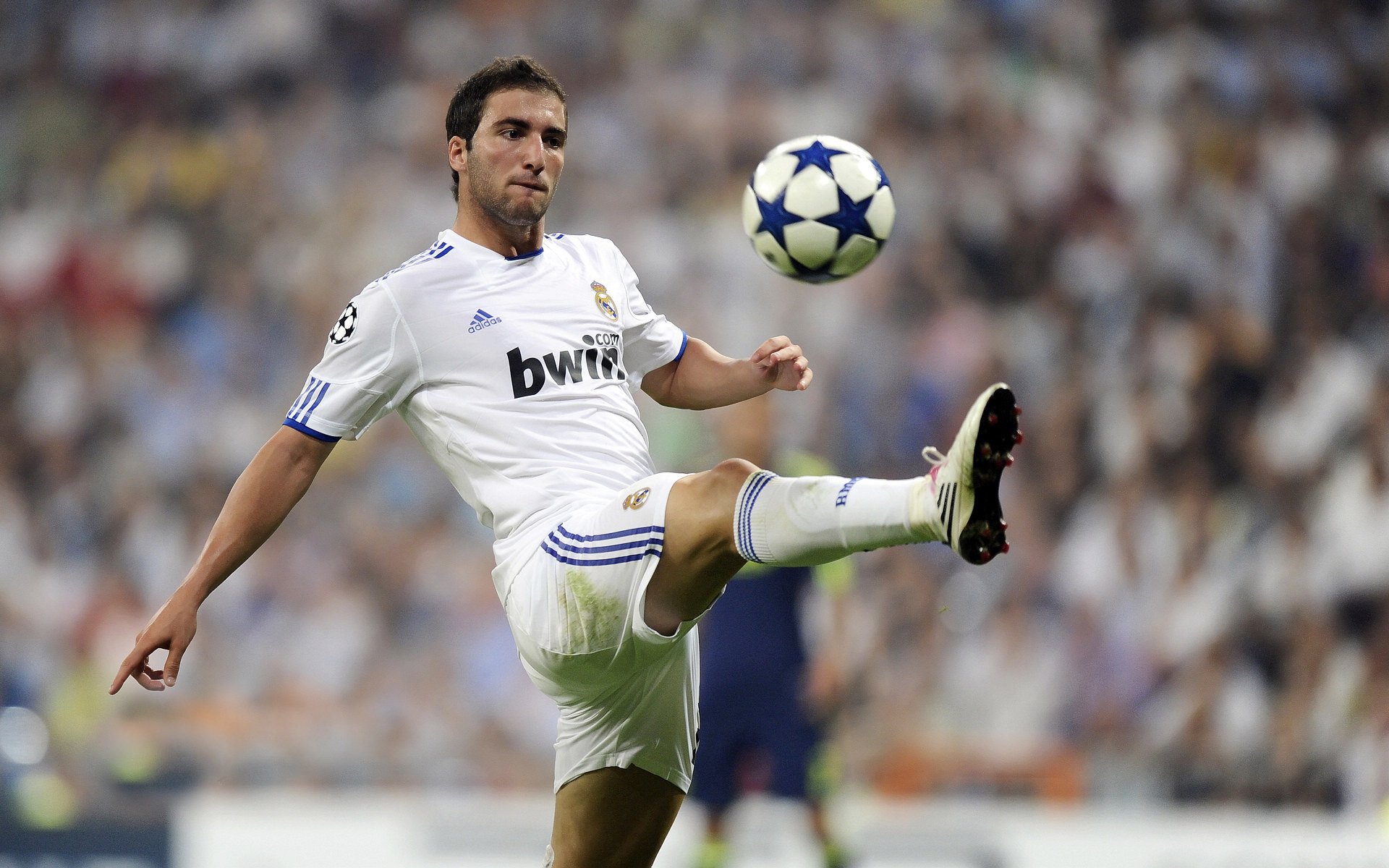 拉亚神扑定江山，曼城掀翻希腊神话强势接管英超争冠