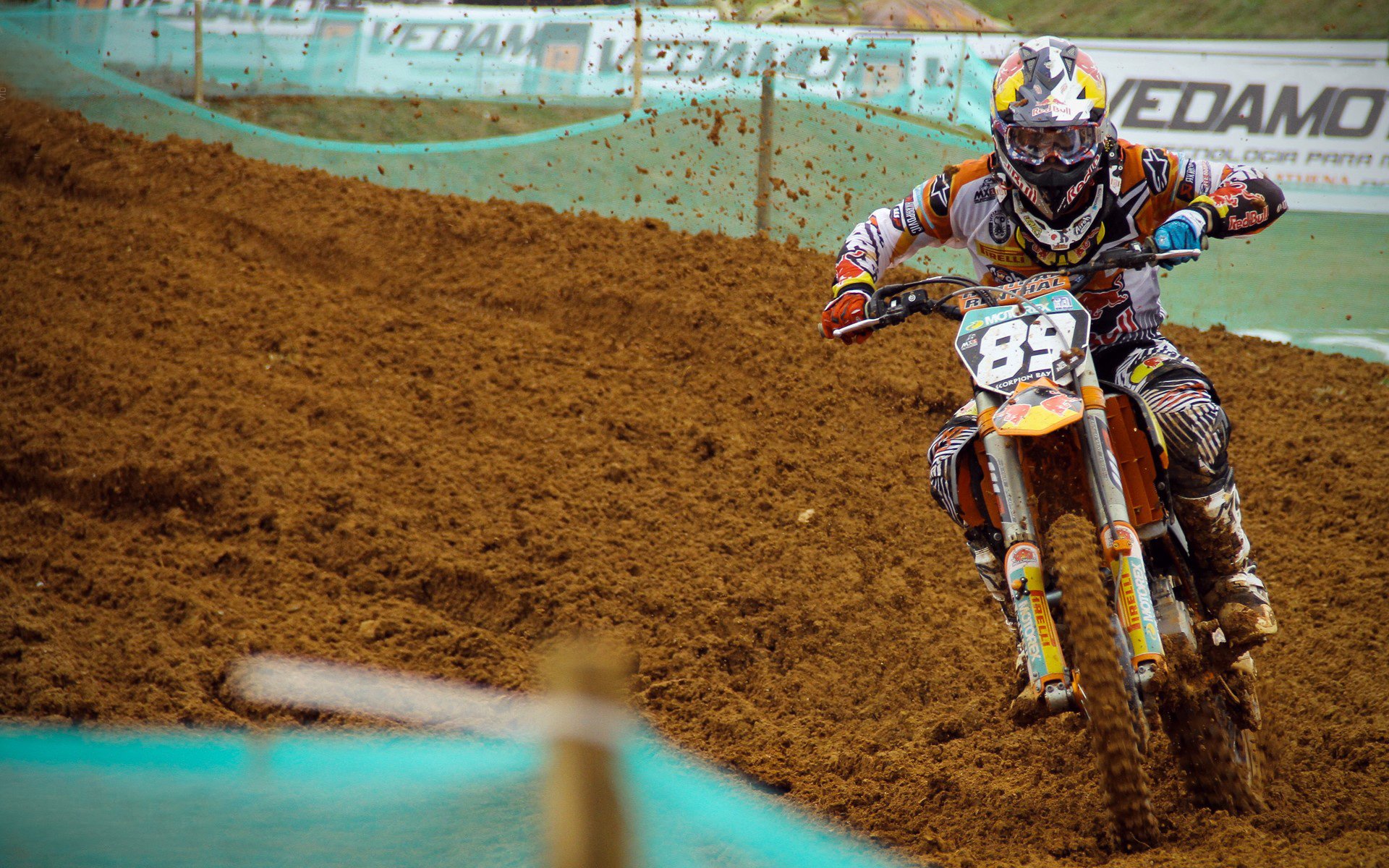 欧冠决赛之夜,布克关键回合不手软